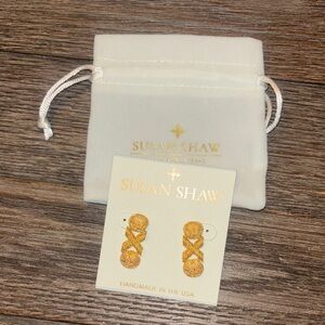 Susan Shaw Gold Textured Earrings